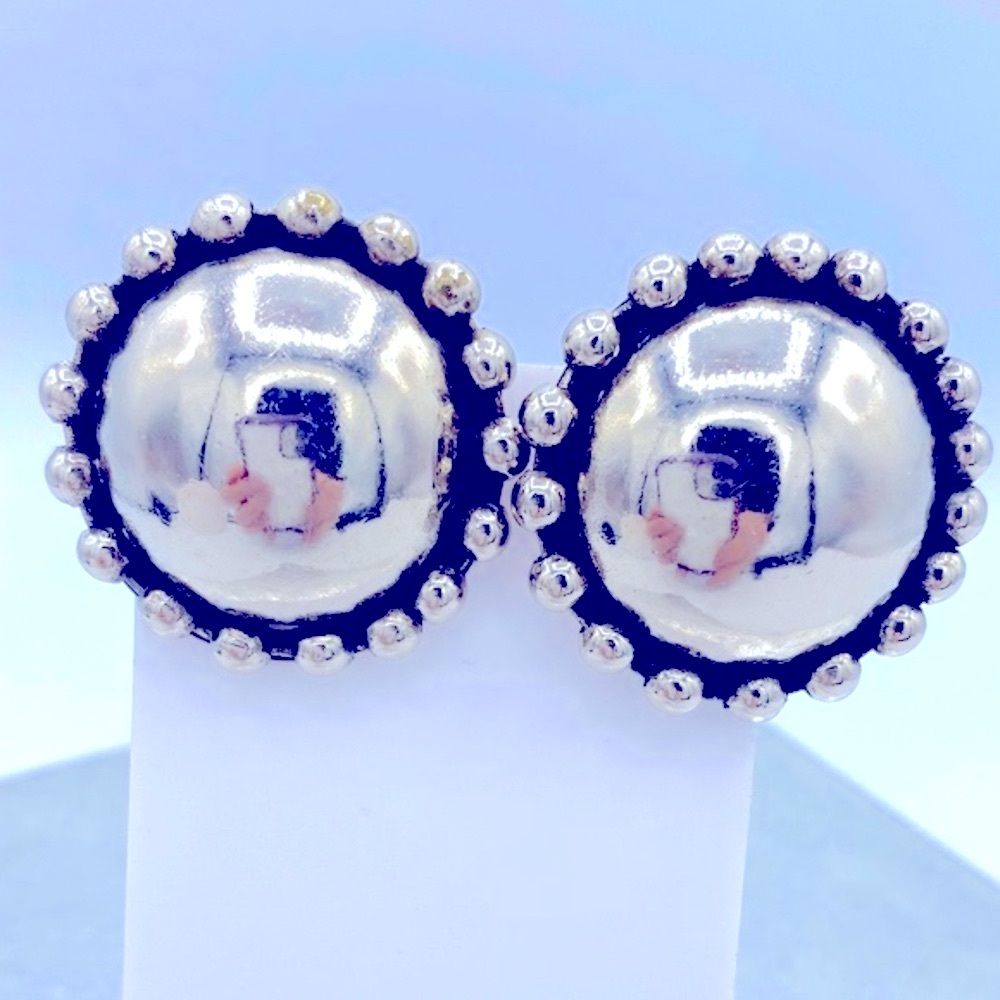 Vintage Silver Tone Round Dome Clip On Earrings With Beaded Edge Design 80s